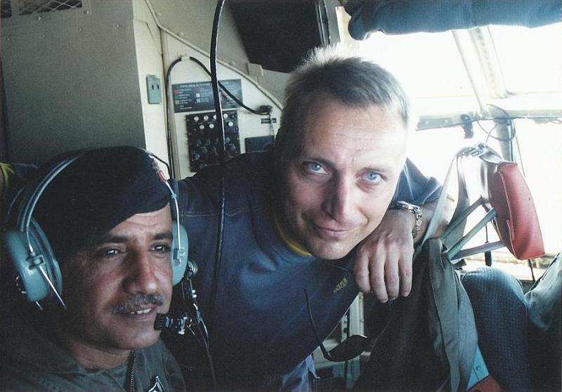 jemen3.JPG - C130 navigator - over Hadramaut mountains