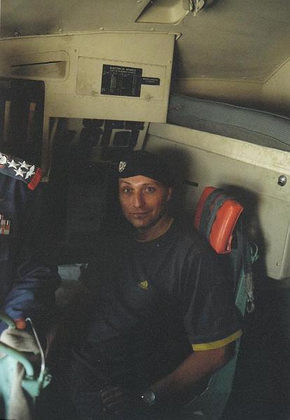 jemen4.JPG - Flying by YAF C-130 Hercules - pilots cockpit